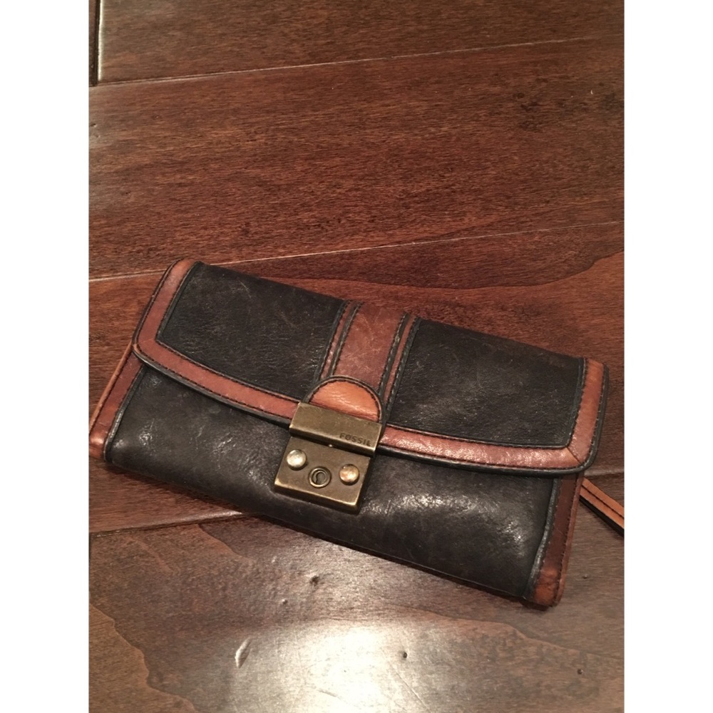 Fossil wallet